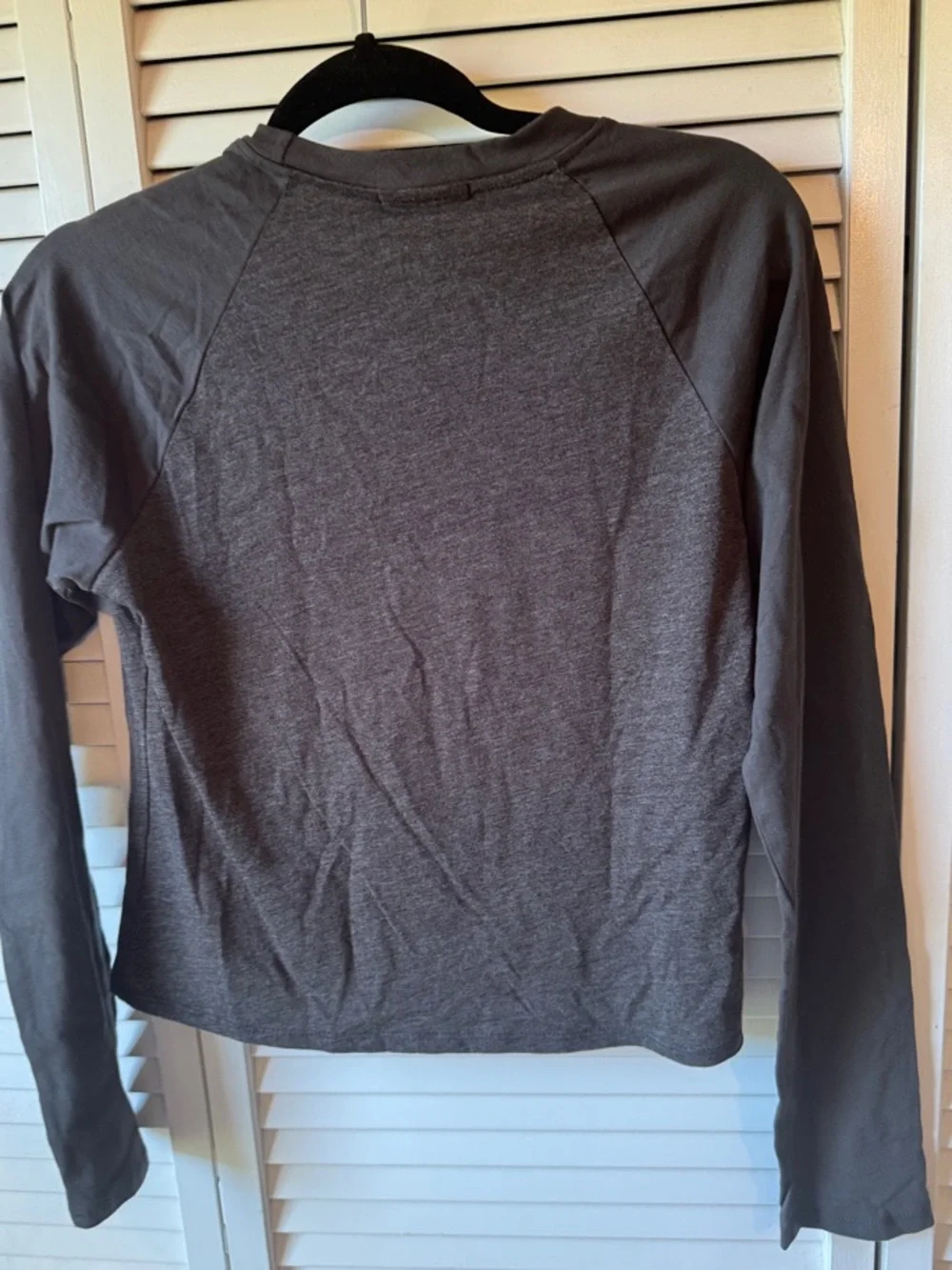 Zutter Charcoal 'Makin' Cowboys Cry' Long-Sleeve Crop Top - Picture 4 of 5